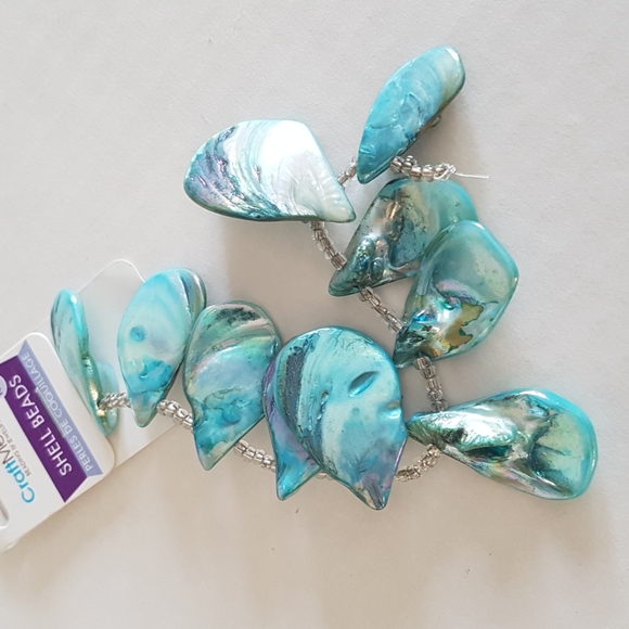 3/25$ 10 pcs Shell Beads with Hole for Beading & Jewelry Projects - Picture 3 of 9